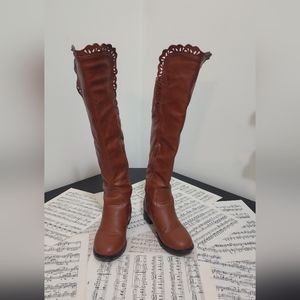 Knee High Scalloped Feminine Boots